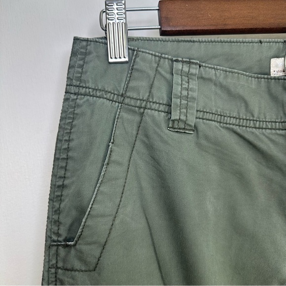 So Wear It Declare It Y2K Bootcut Low Rise Cargo Pants. Army Green. Size: 5. - Picture 3 of 7